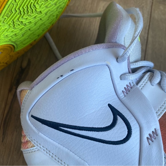 Nike Kyrie Infinity GS 'Pyramid' Multicolor Basketball Shoes GS Size 6Y - Picture 12 of 13